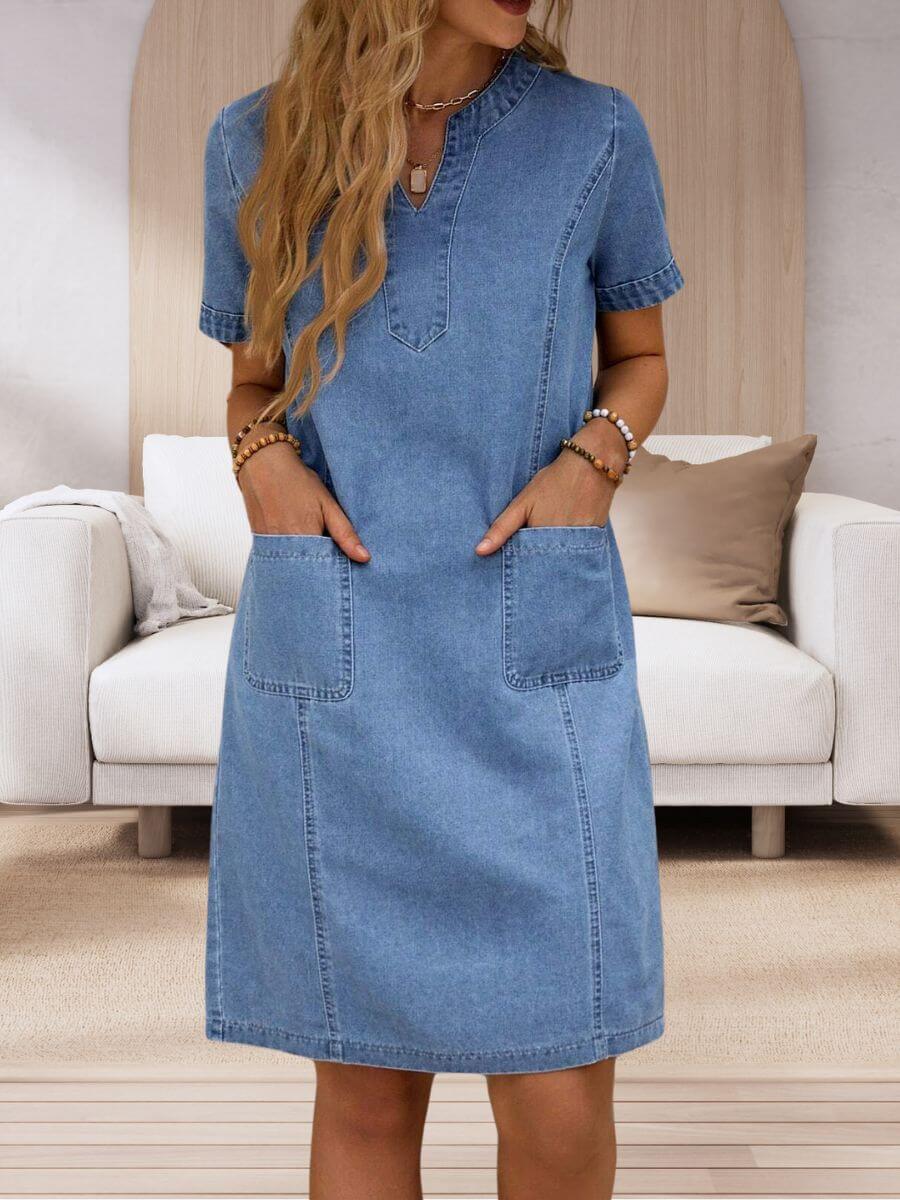 Janina | Zomerse denimjurk met V-hals
