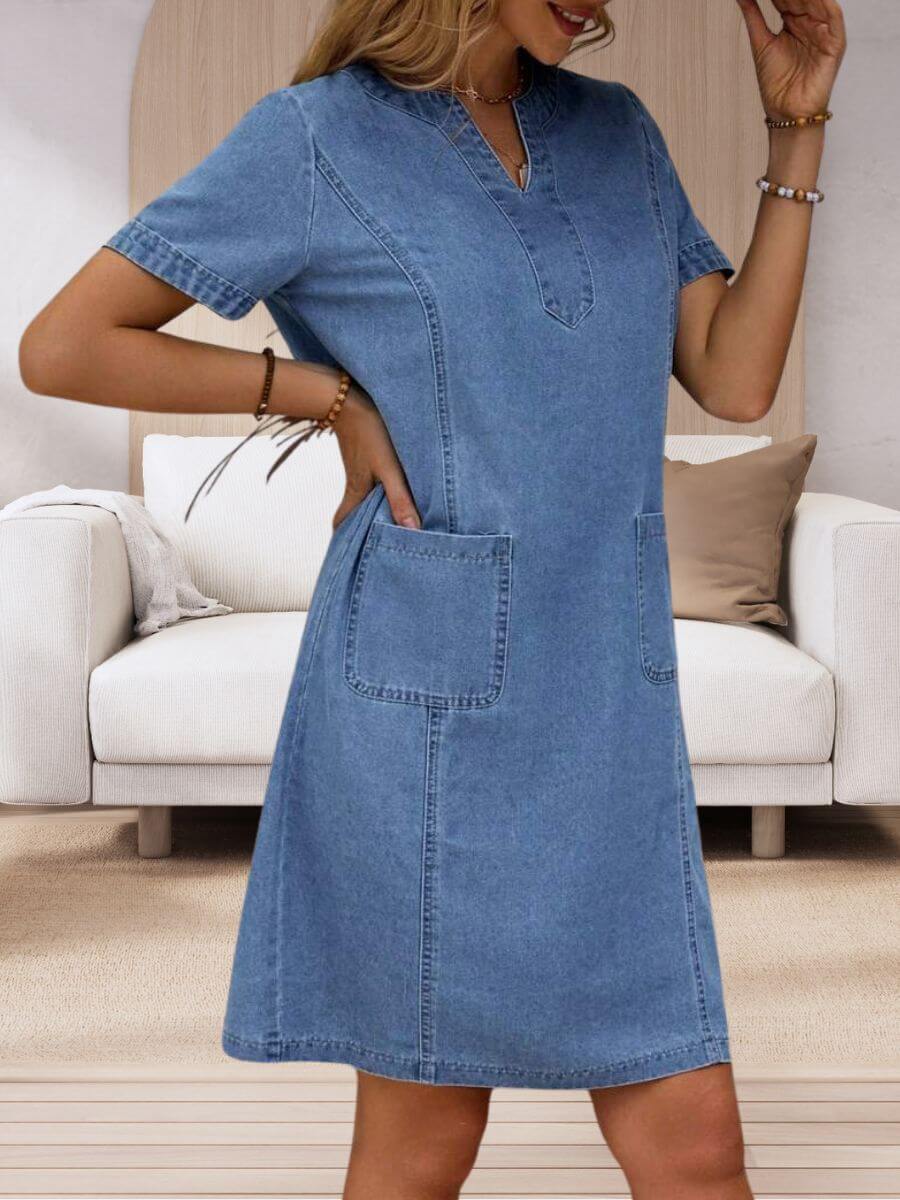 Janina | Zomerse denimjurk met V-hals