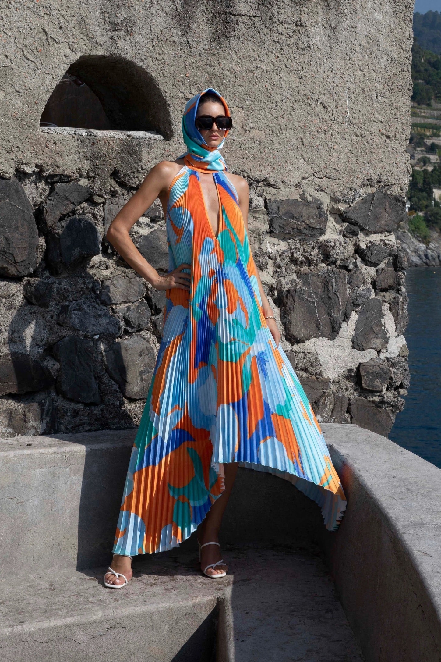 Isla – Elegante Geplooide Halter Maxi Jurk