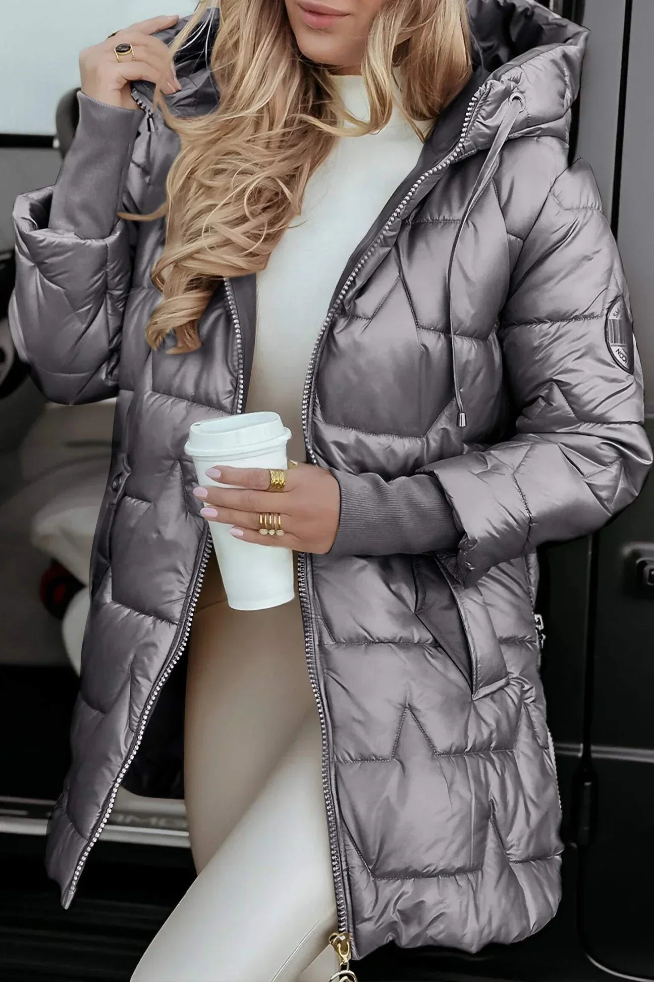 Noor – Elegante Winterjas met Capuchon