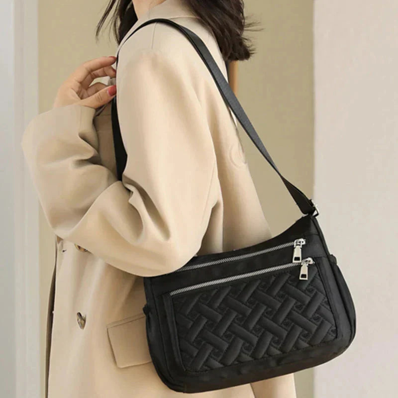 Noora™ | Nylon schoudertas met messenger