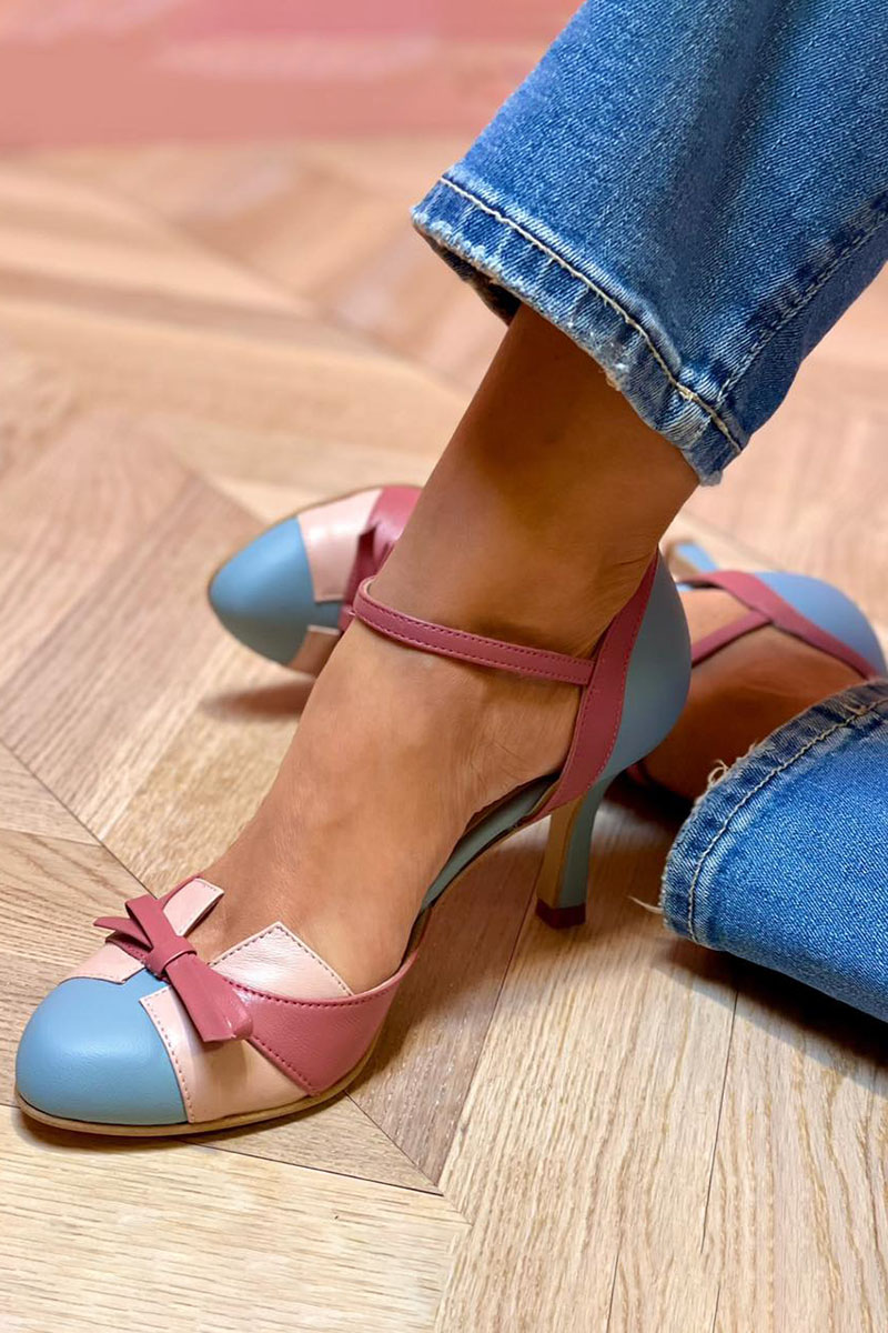 Bella – Kleurrijke Herfstsandalen met Strik en Bandje, Ronde Neus