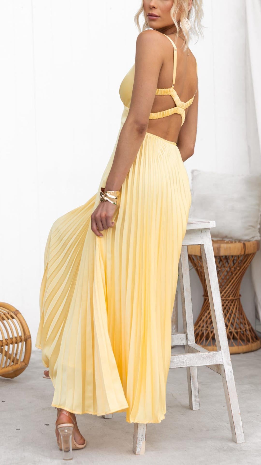 Aby™ | Gele geplooide V-hals maxi-jurk