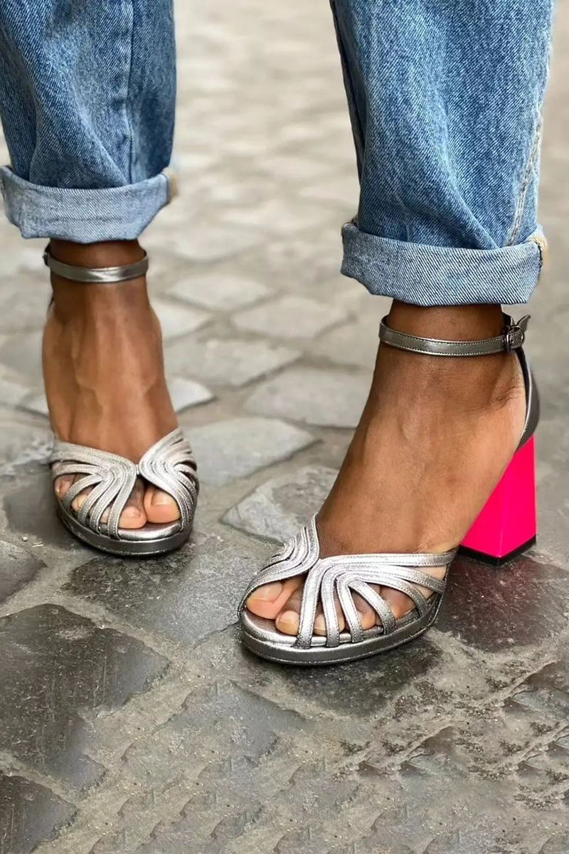 Sterre – Glanzende Herfstsandalen met Dikke Hak en Elegante Gesp