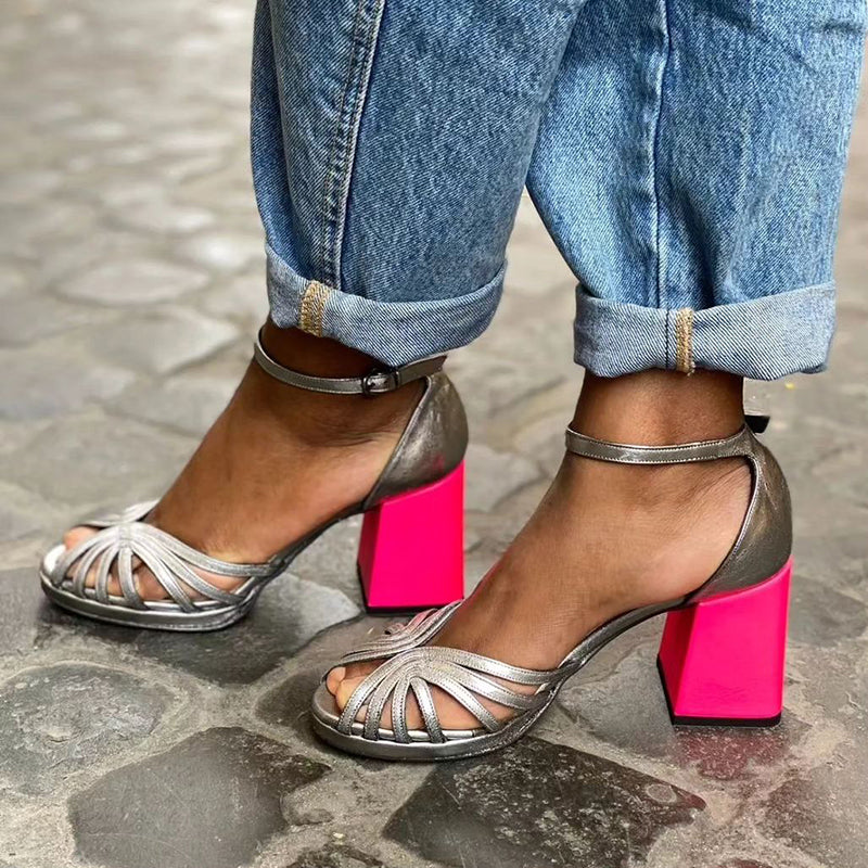 Sterre – Glanzende Herfstsandalen met Dikke Hak en Elegante Gesp