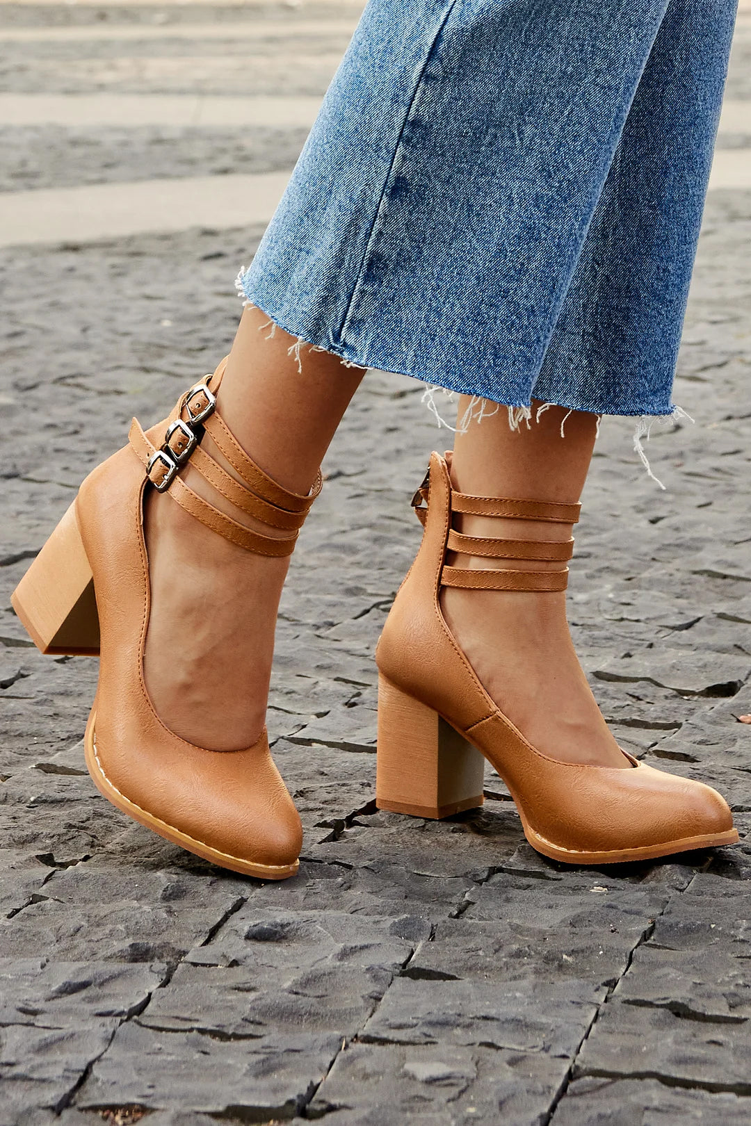 Carlijn – Elegante Herfst Sandalen met Enkelband en Blokhak